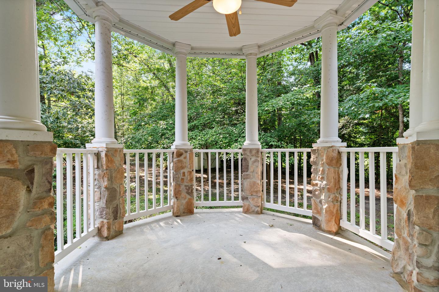 45105 Mill Creek Way Property Photo 4