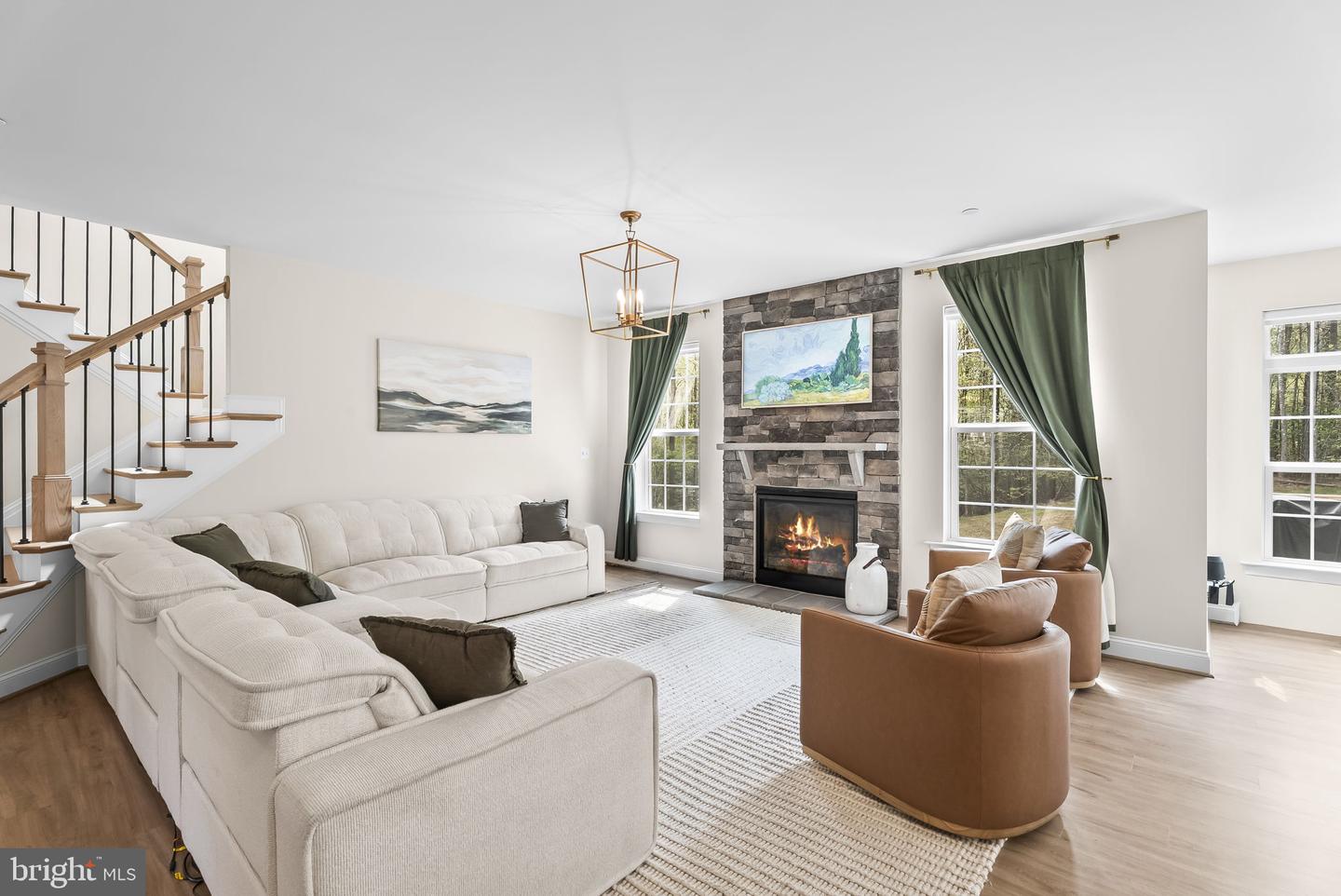 42625 Richly Ln Property Photo 2