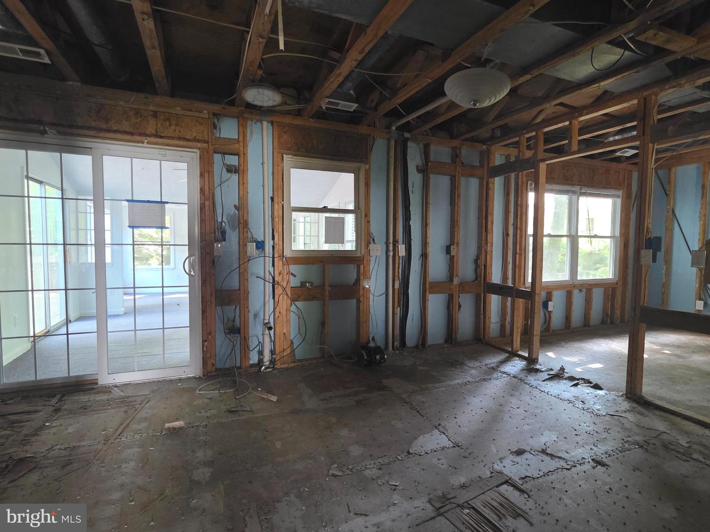 21301 Scarborough Dr Property Photo 7