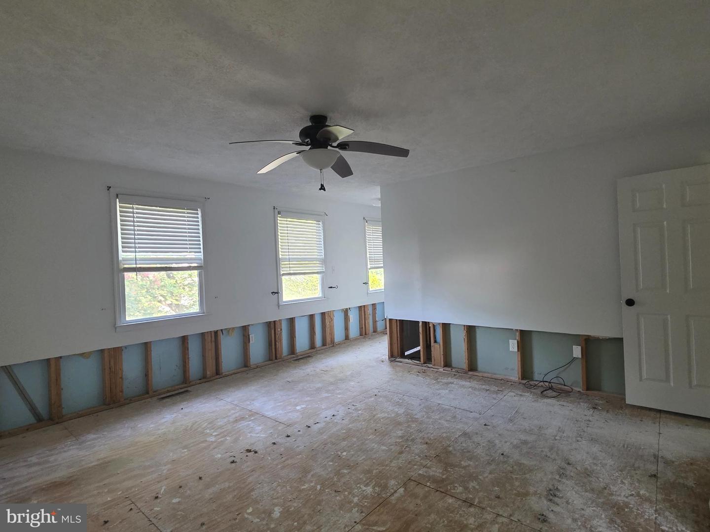 21301 Scarborough Dr Property Photo 12