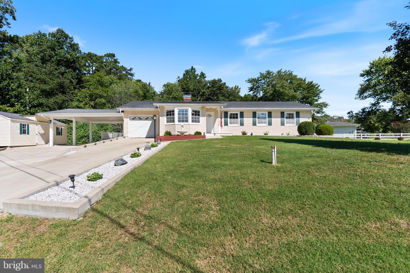 22712 Parkview Dr Property Photo 1