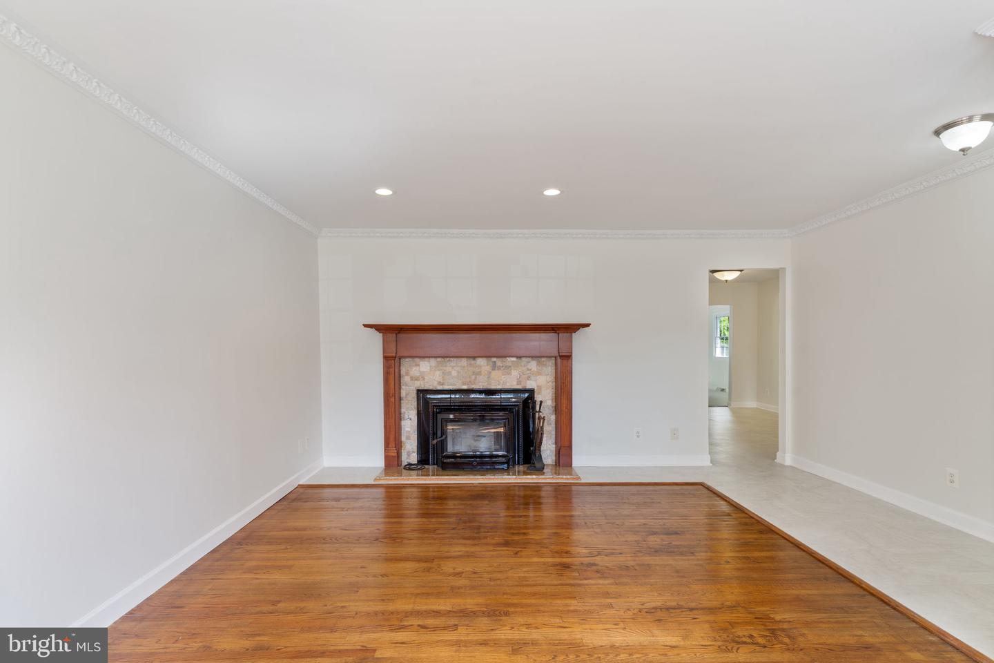 22712 Parkview Dr Property Photo 7