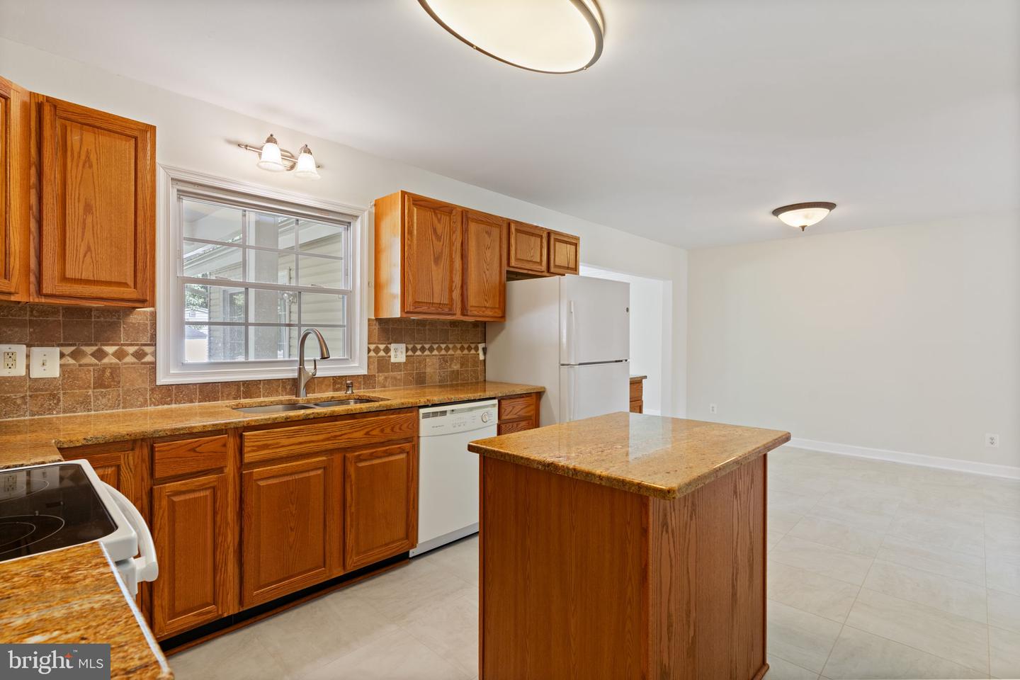22712 Parkview Dr Property Photo 10