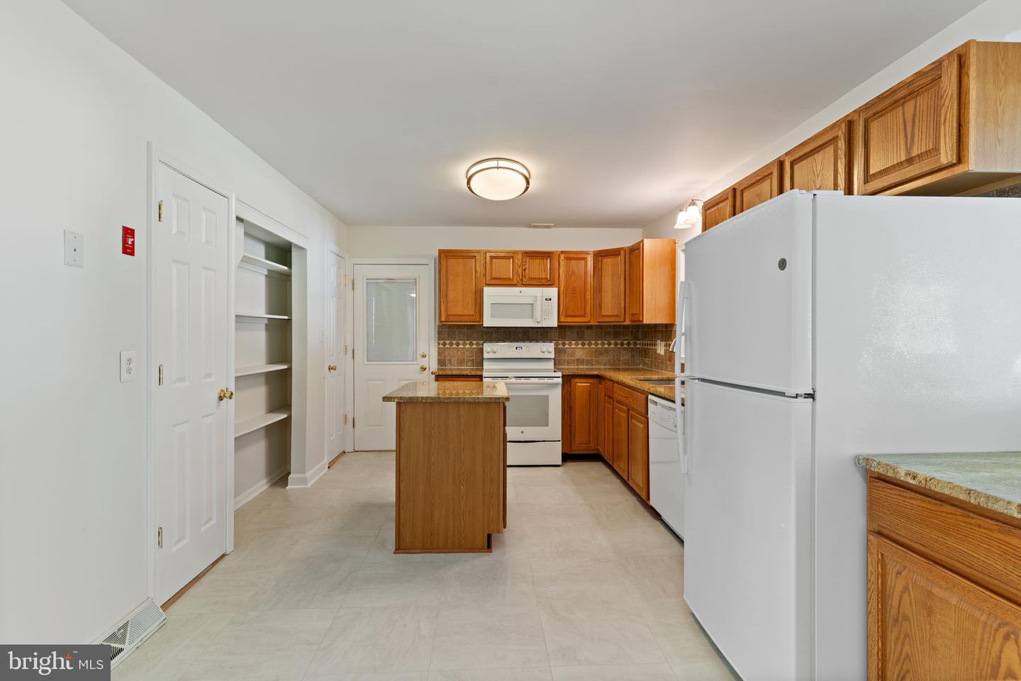 22712 Parkview Dr Property Photo 11