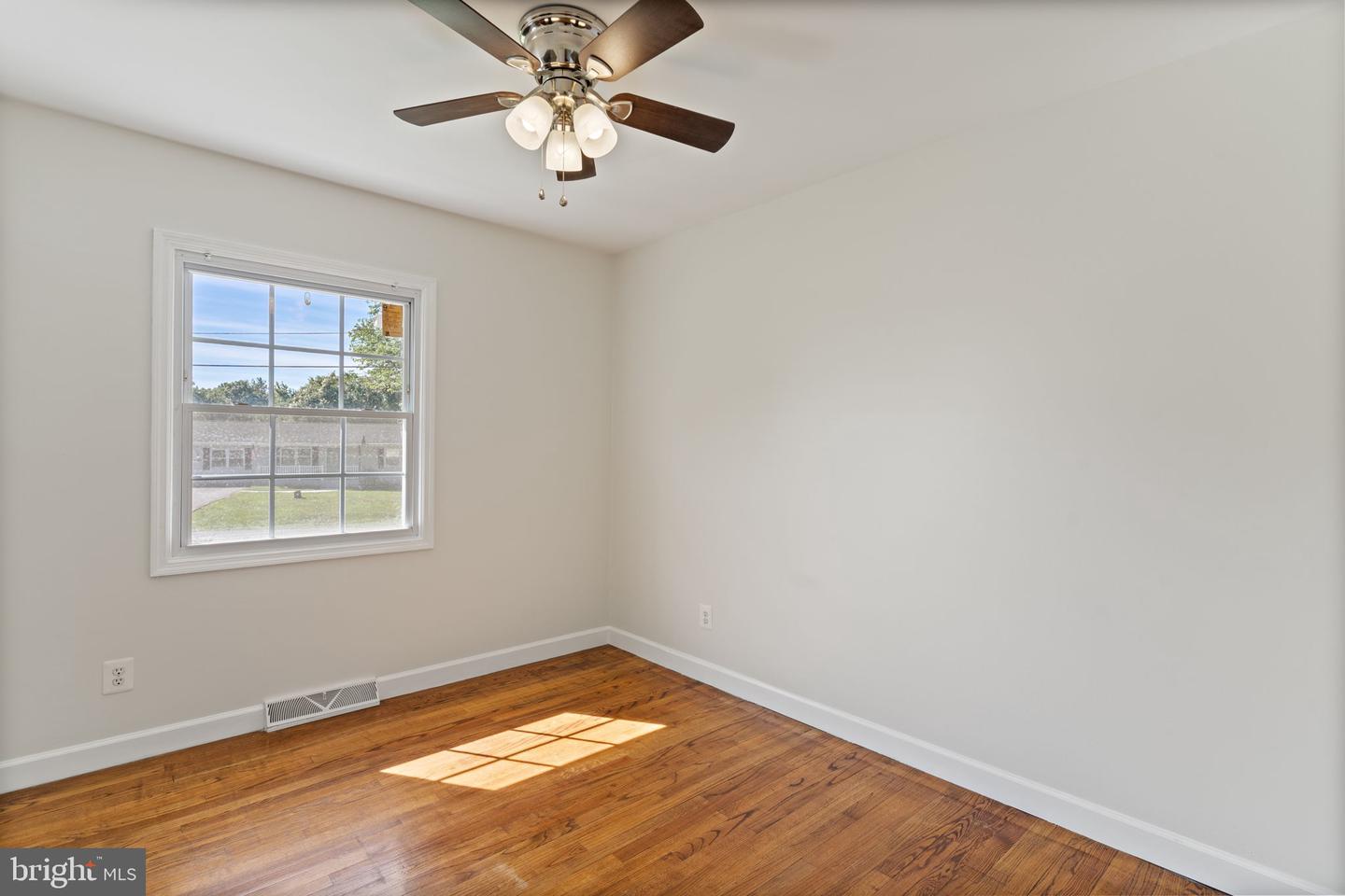 22712 Parkview Dr Property Photo 14
