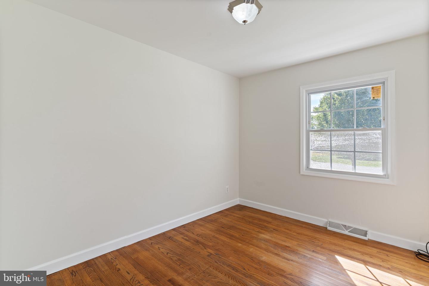 22712 Parkview Dr Property Photo 17