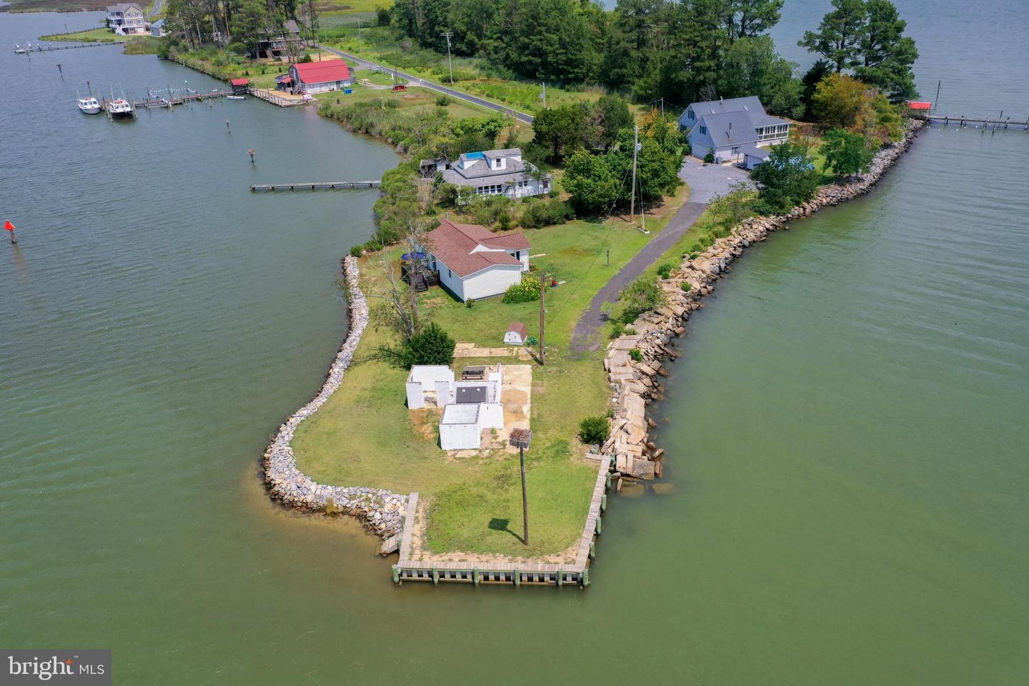16101 Piney Point Rd Property Photo 1
