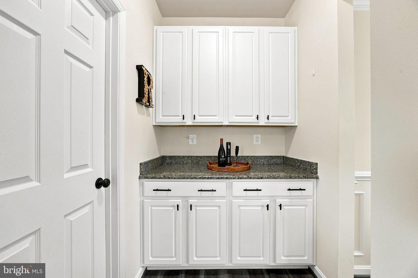 45694 Tennyhill St Property Photo 16