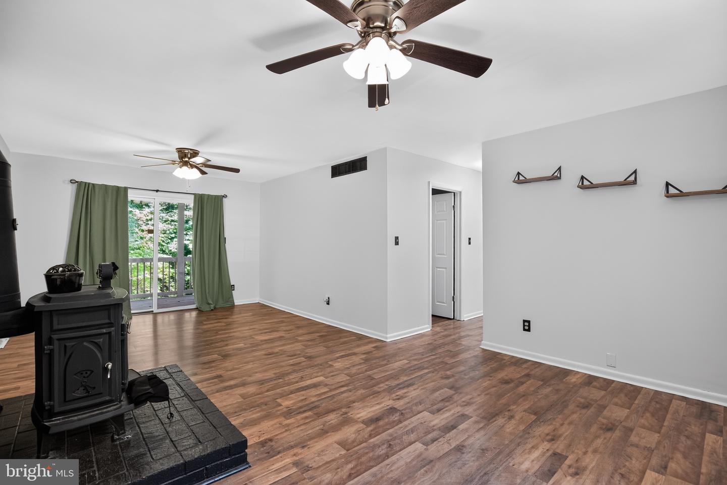 42544 Anne Ct Property Photo 5