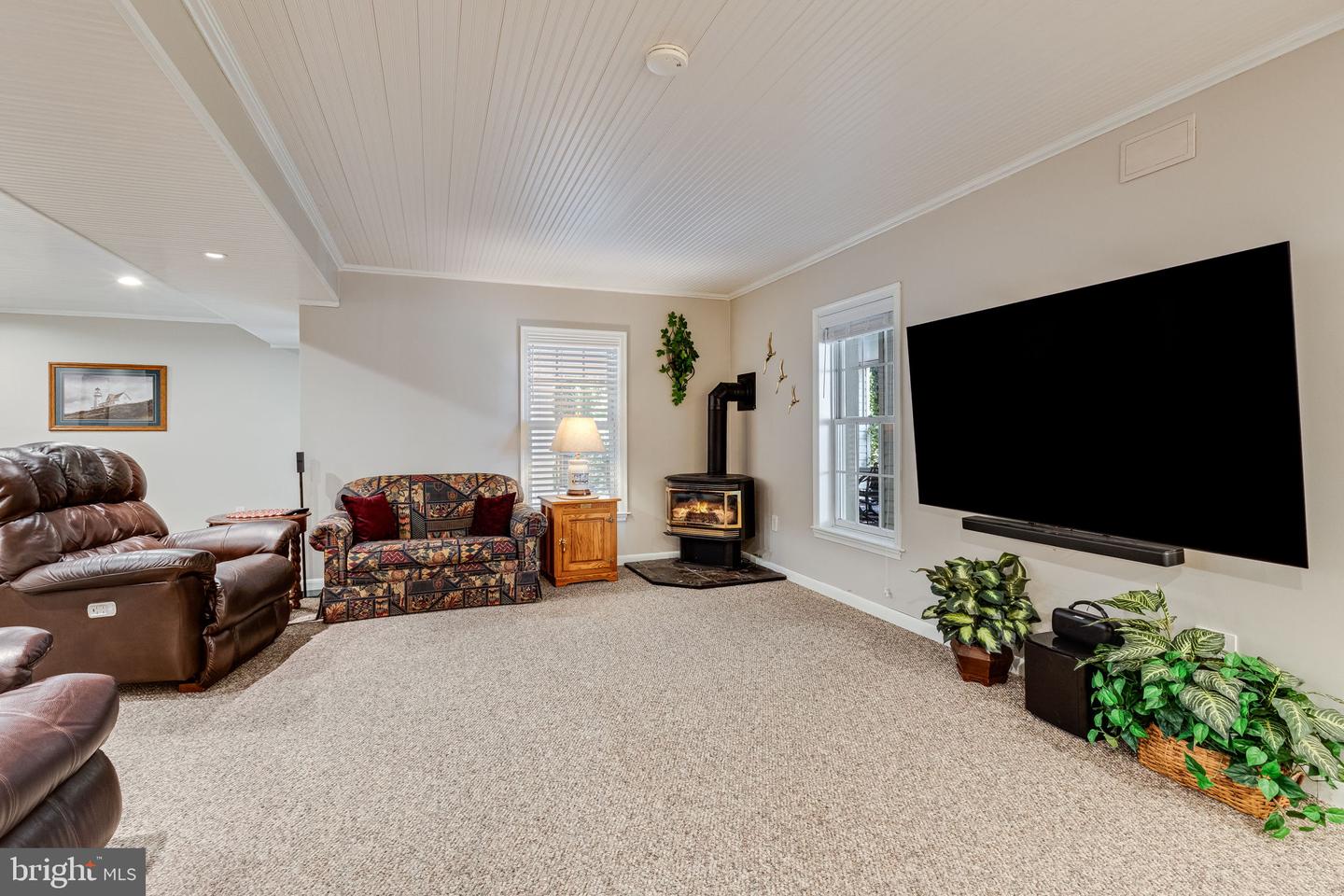 22995 Wedgewood Ln Property Photo 6