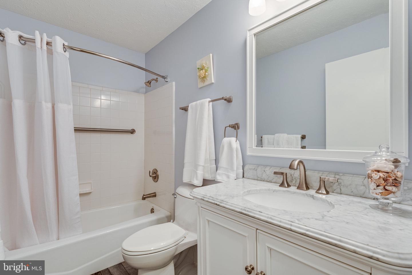 22995 Wedgewood Ln Property Photo 17