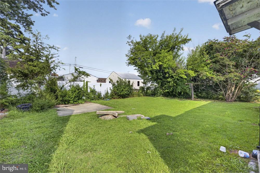 17266 Larimer St Property Photo 4