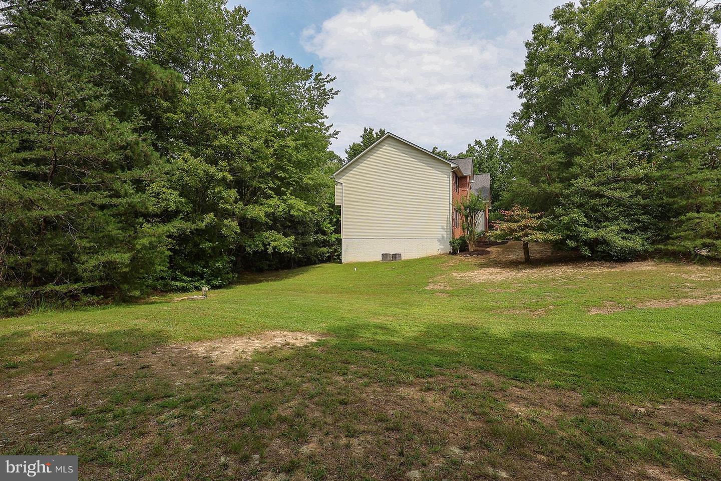 22601 Avenmar Dr Property Photo 7