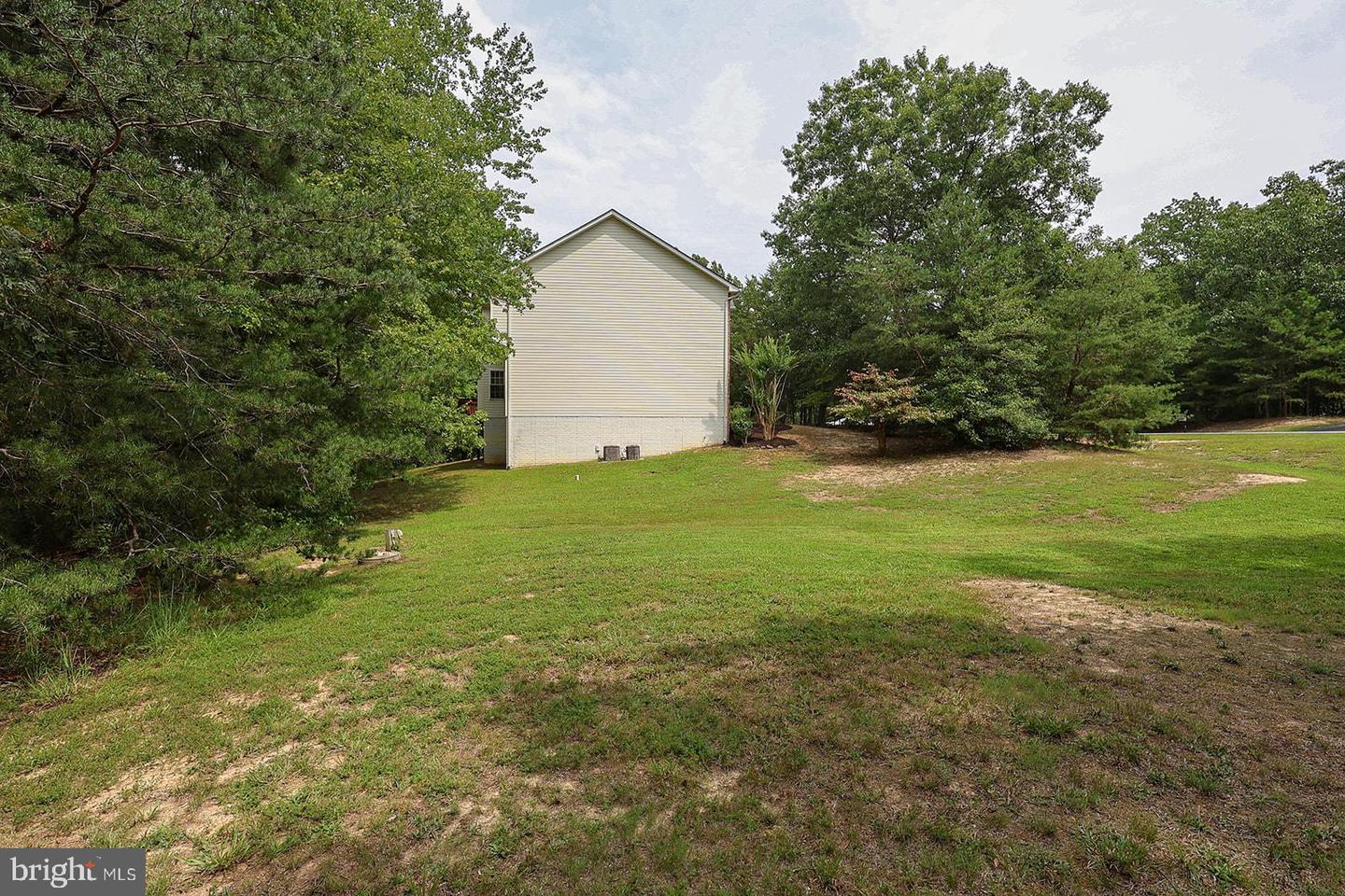 22601 Avenmar Dr Property Photo 8