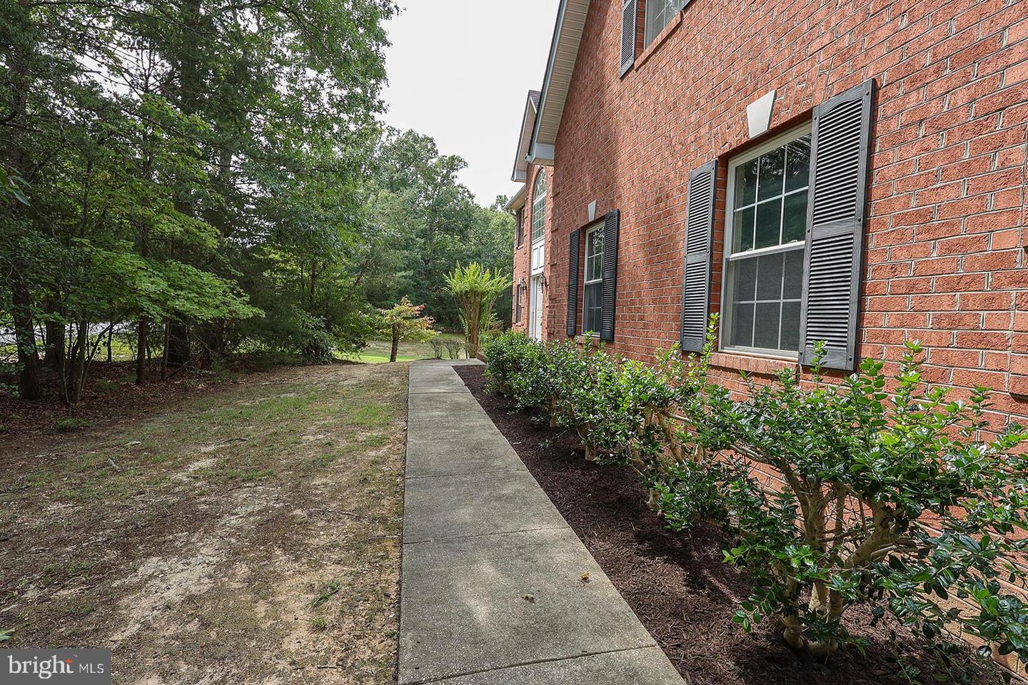 22601 Avenmar Dr Property Photo 10