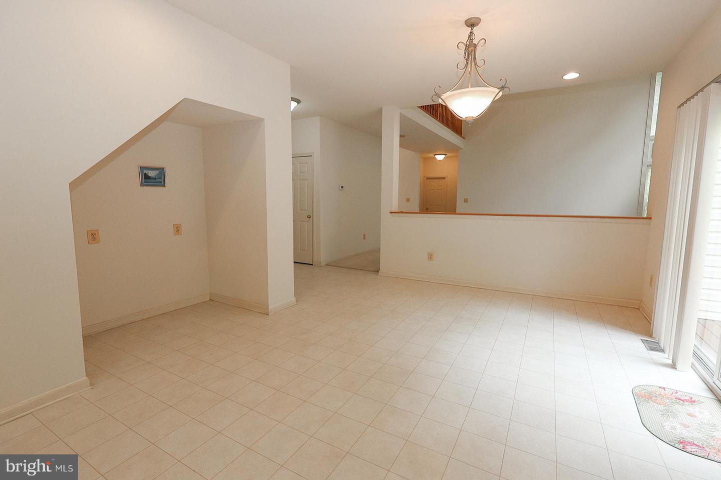 22601 Avenmar Dr Property Photo 31
