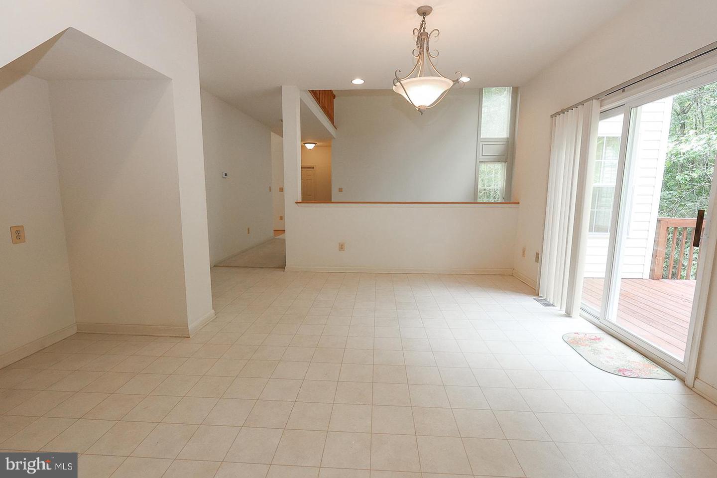 22601 Avenmar Dr Property Photo 32