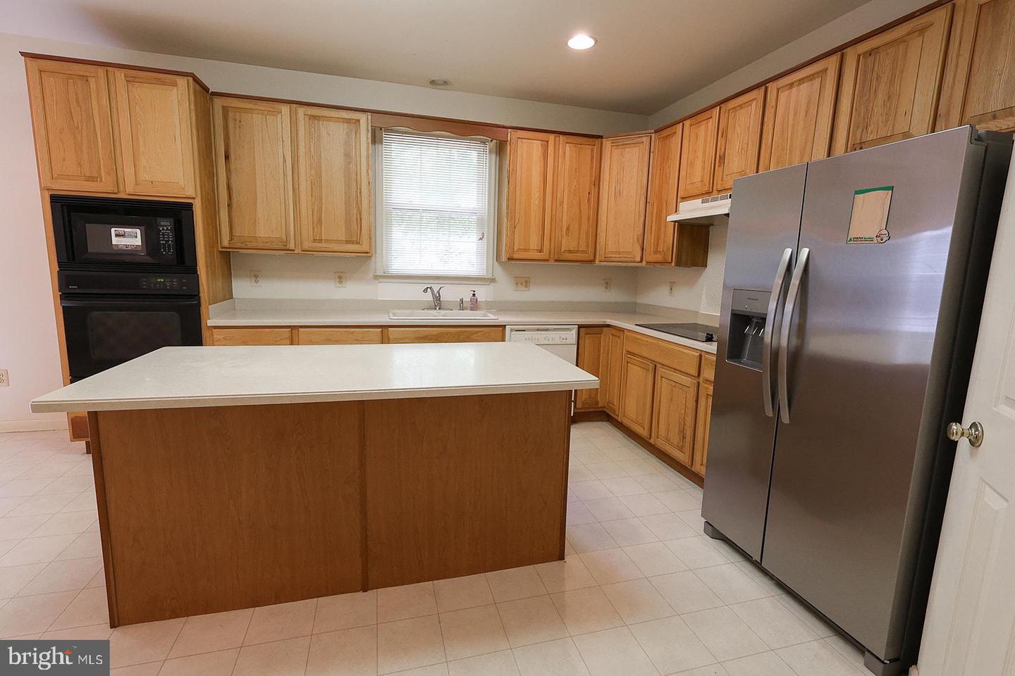 22601 Avenmar Dr Property Photo 35