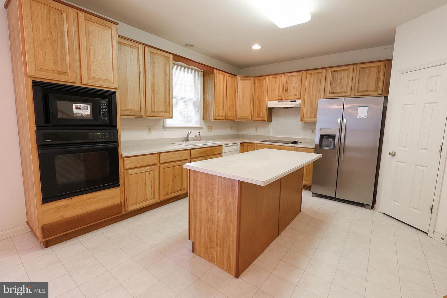 22601 Avenmar Dr Property Photo 36