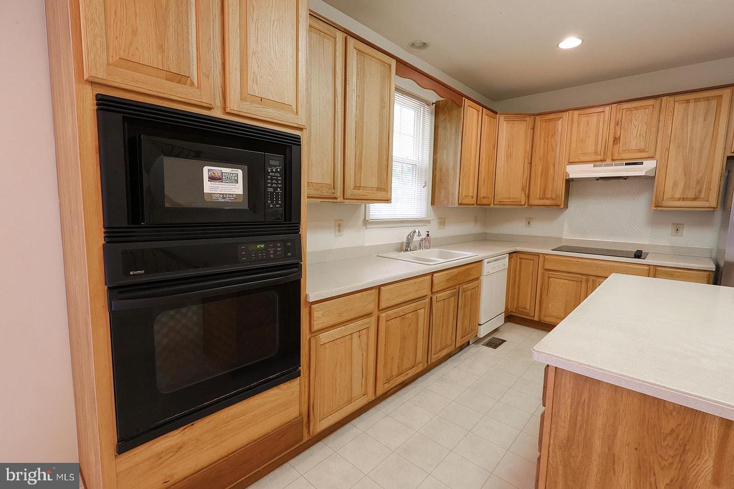 22601 Avenmar Dr Property Photo 38