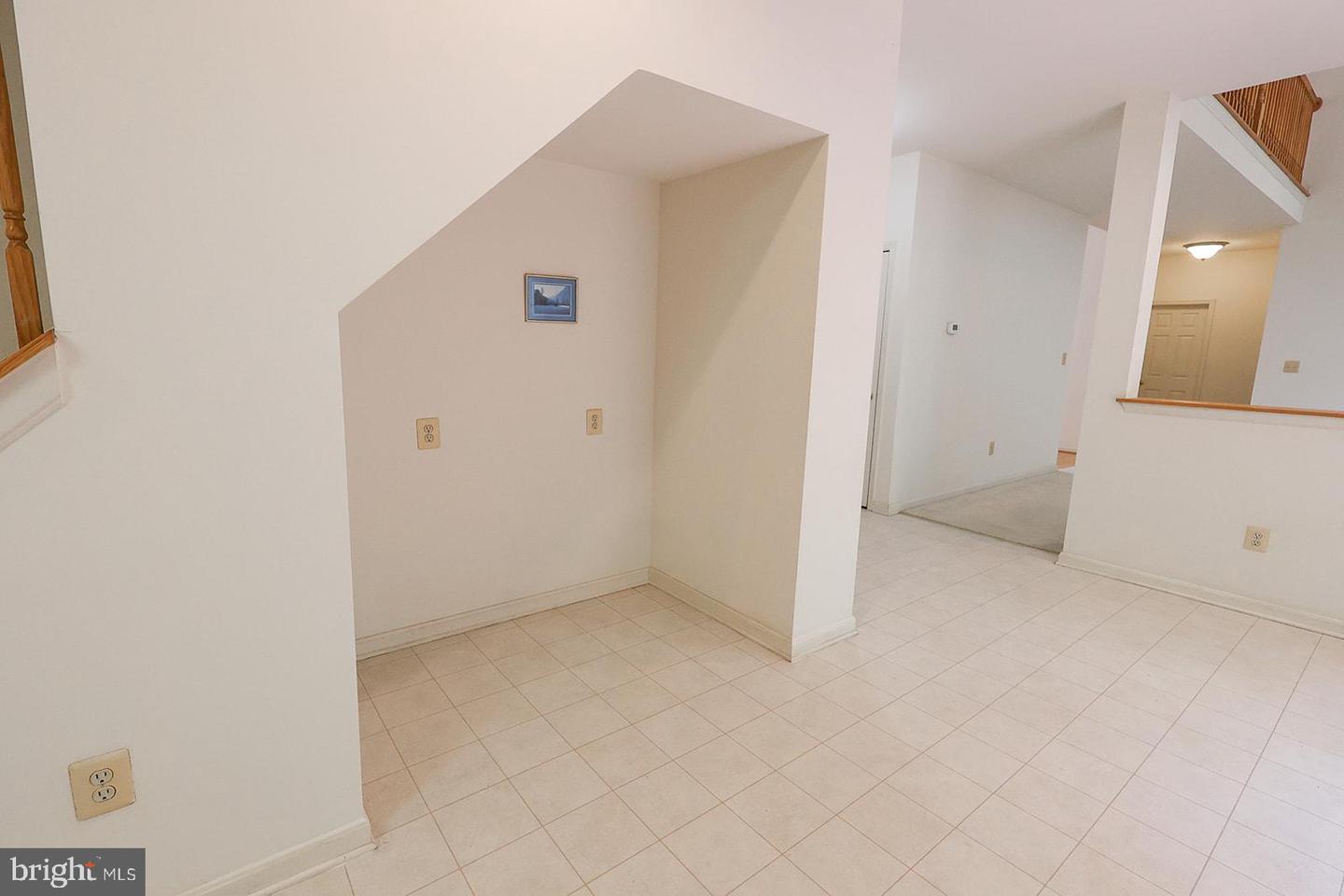 22601 Avenmar Dr Property Photo 40