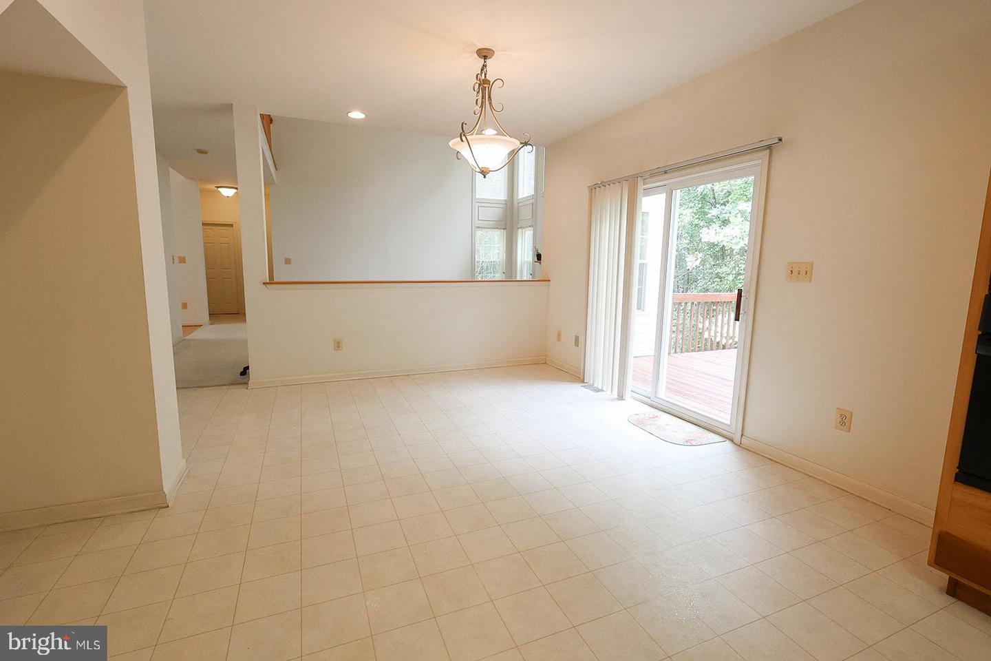 22601 Avenmar Dr Property Photo 41