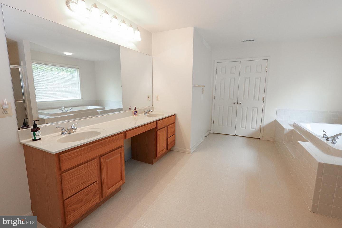 22601 Avenmar Dr Property Photo 56