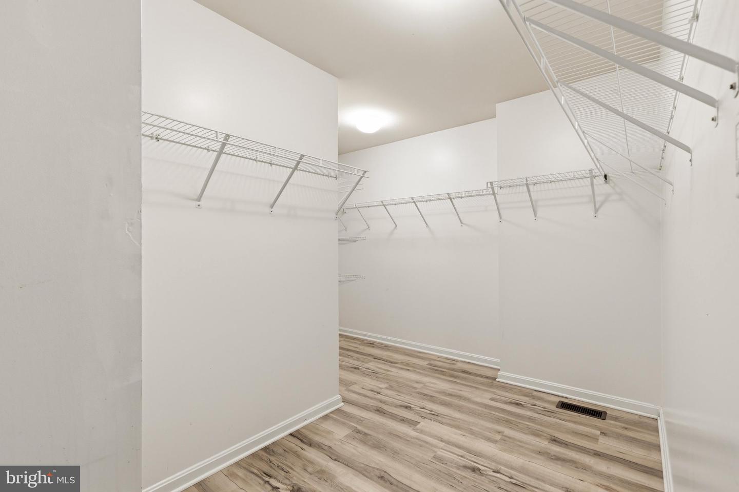 20893 Dry Mill St Property Photo 19