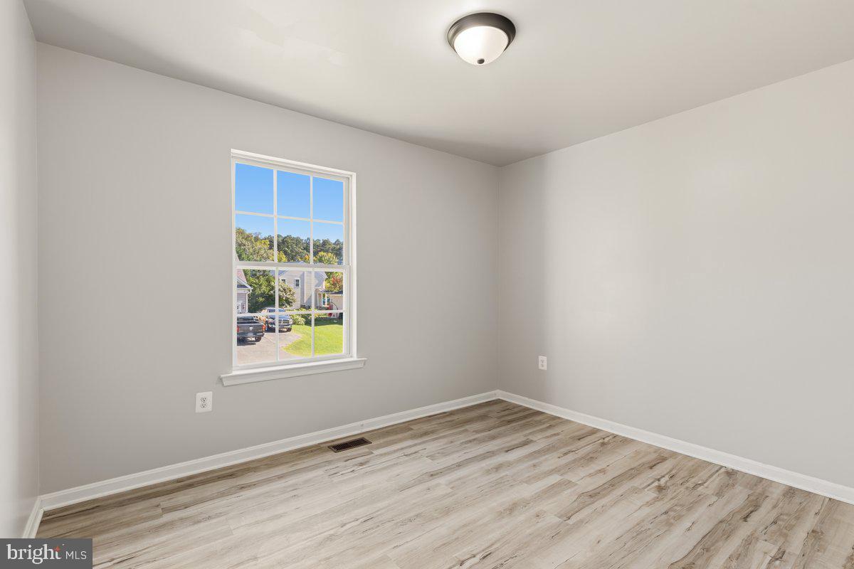 20893 Dry Mill St Property Photo 22