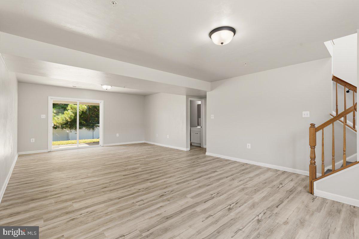 20893 Dry Mill St Property Photo 29