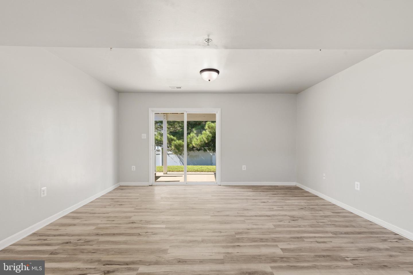 20893 Dry Mill St Property Photo 51