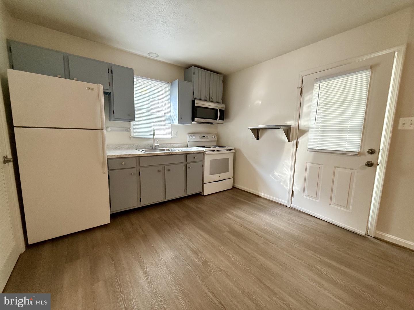23970 Maypole Rd #e Property Photo 2