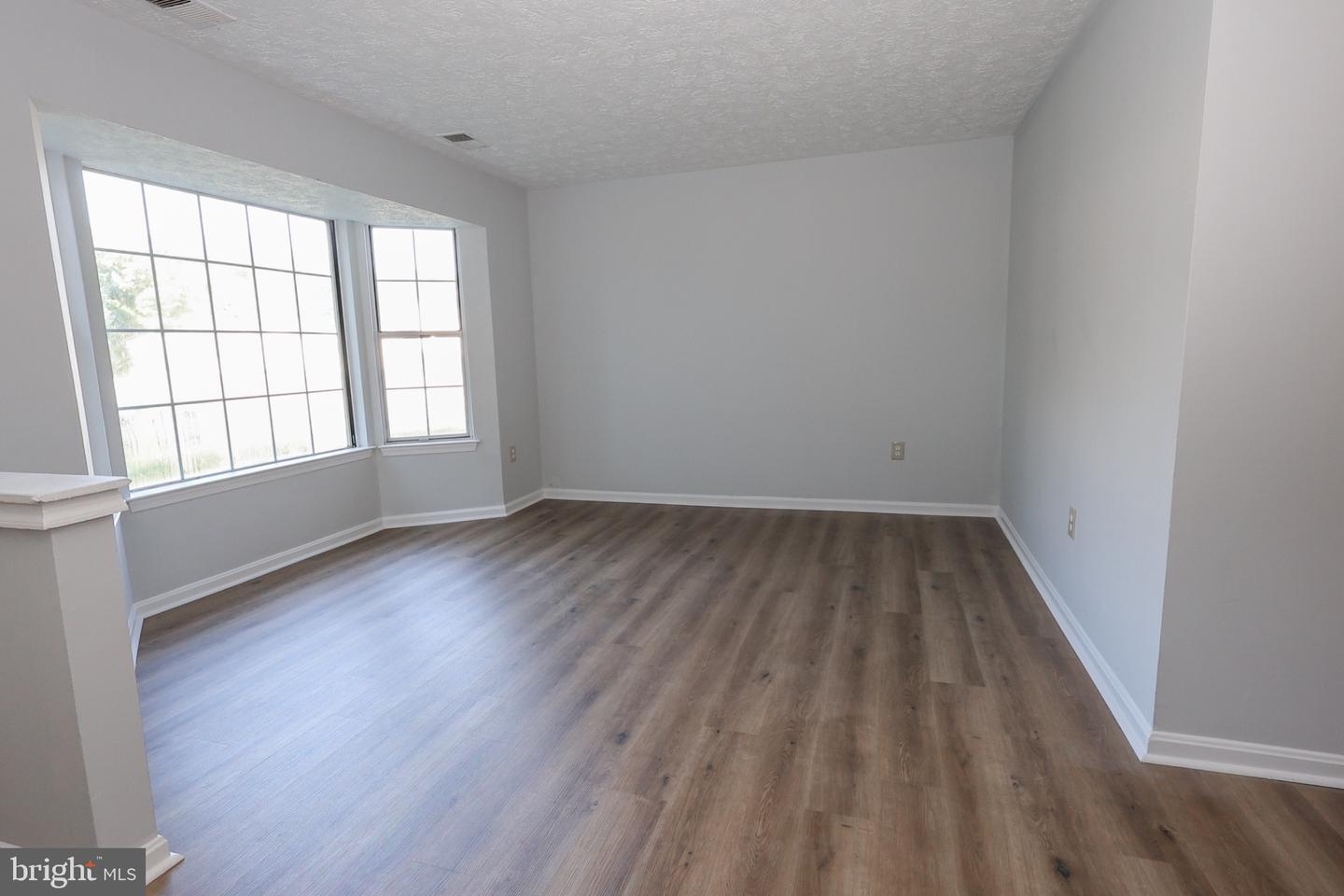 21389 Edgar Way Property Photo 4