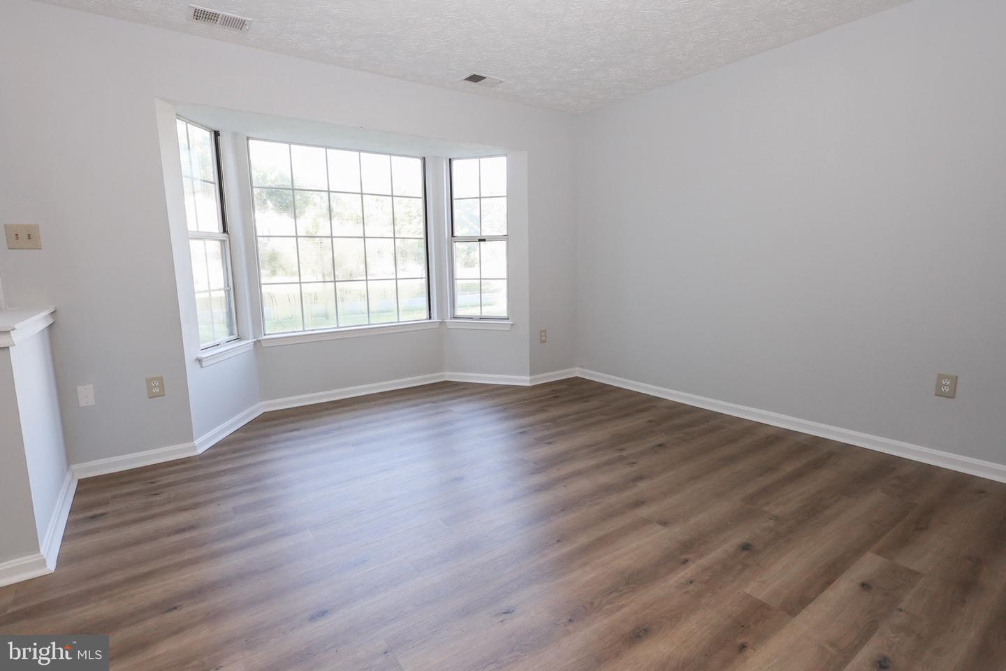 21389 Edgar Way Property Photo 6
