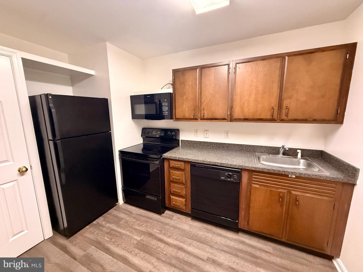 22665 Van Wert Ln #apt Property Photo 2
