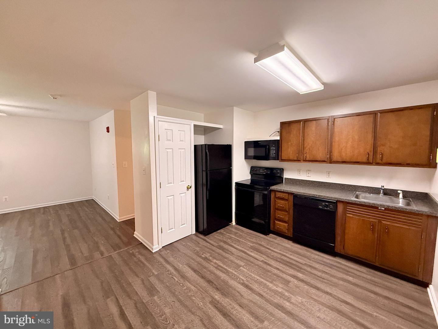 22665 Van Wert Ln #apt Property Photo 3