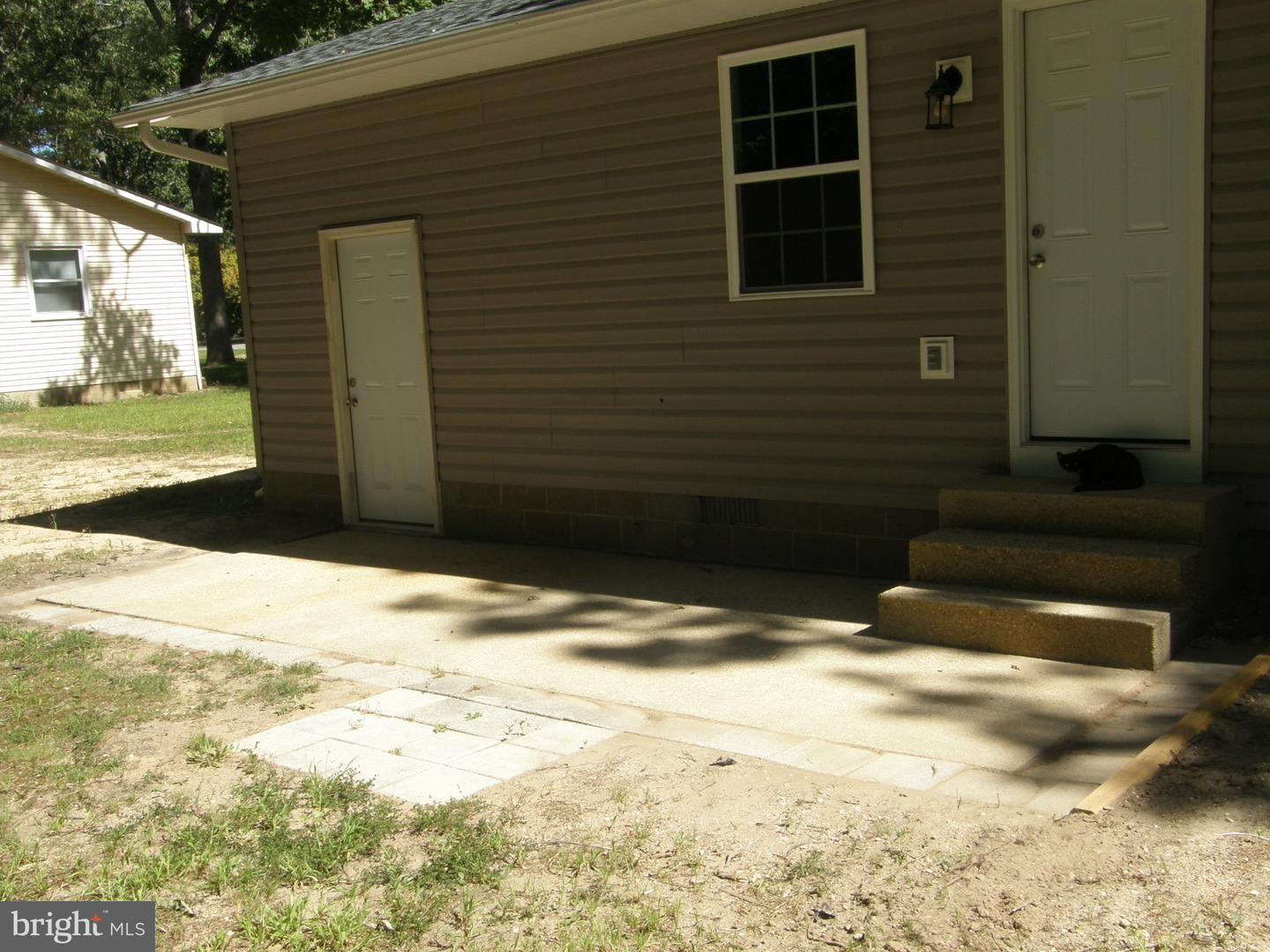 22337 Sandra Ln Property Photo 4