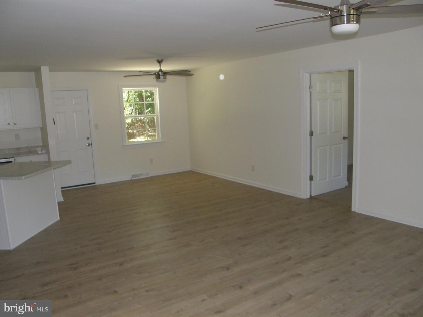 22337 Sandra Ln Property Photo 8