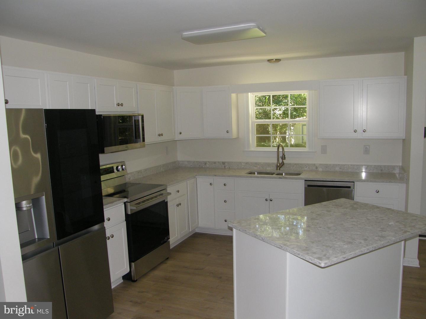 22337 Sandra Ln Property Photo 9