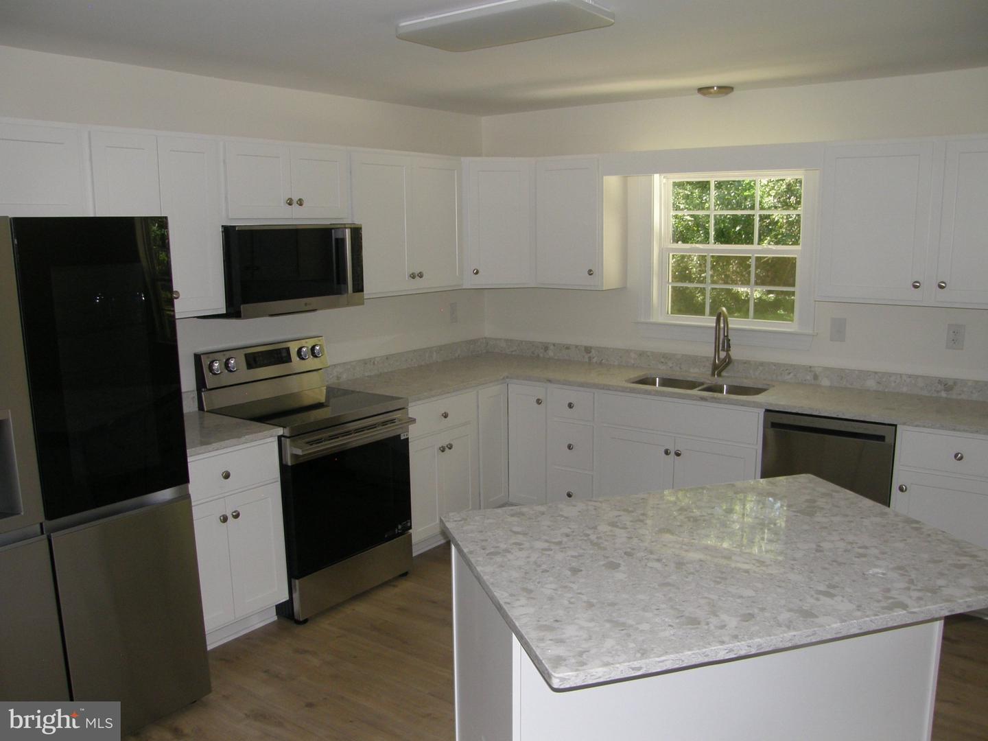 22337 Sandra Ln Property Photo 10