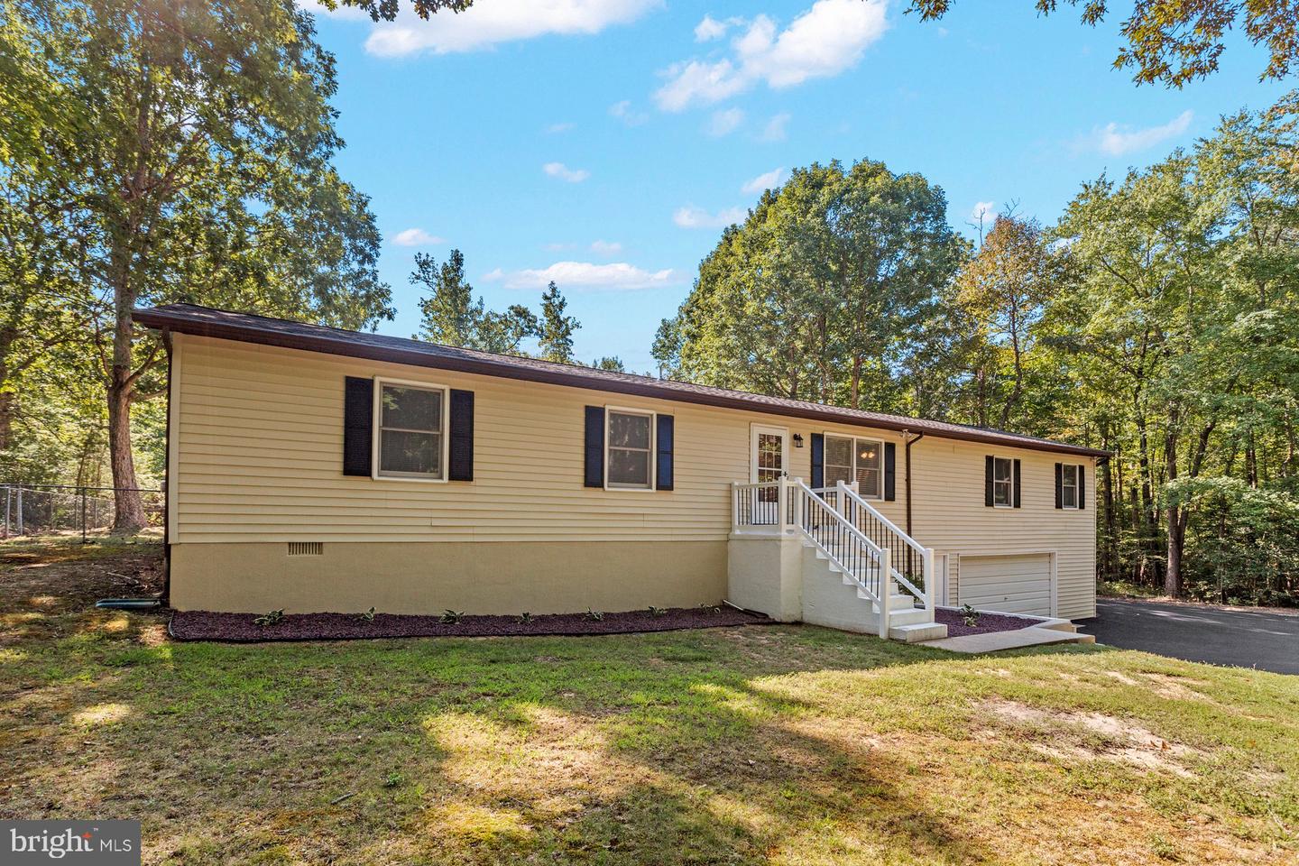 45125 Settlers Ln Property Photo 1