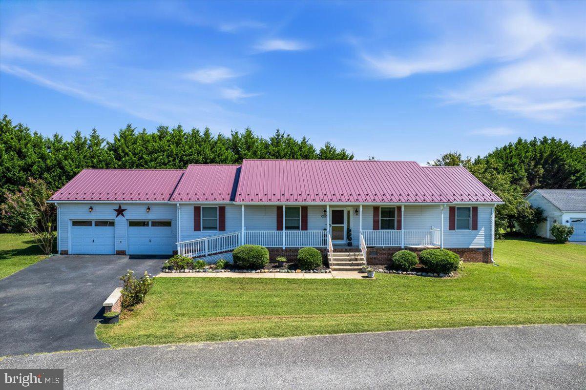 22715 SAINT WINIFREDS LN Property Photo 1
