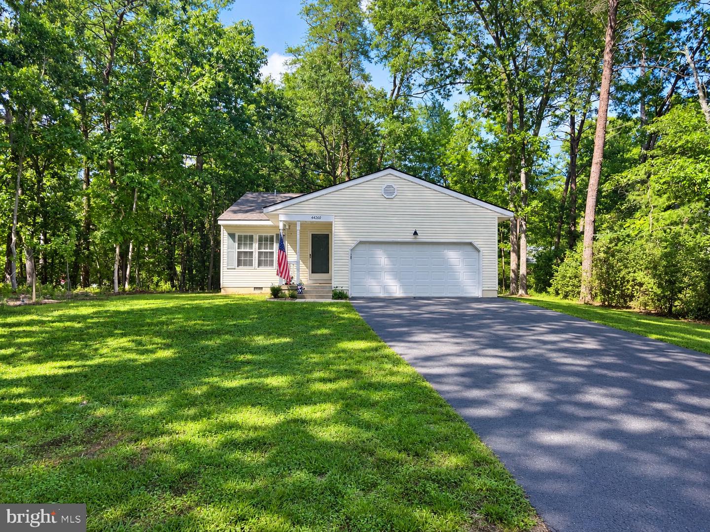 44260 BLUEBERRY LN Property Photo 1