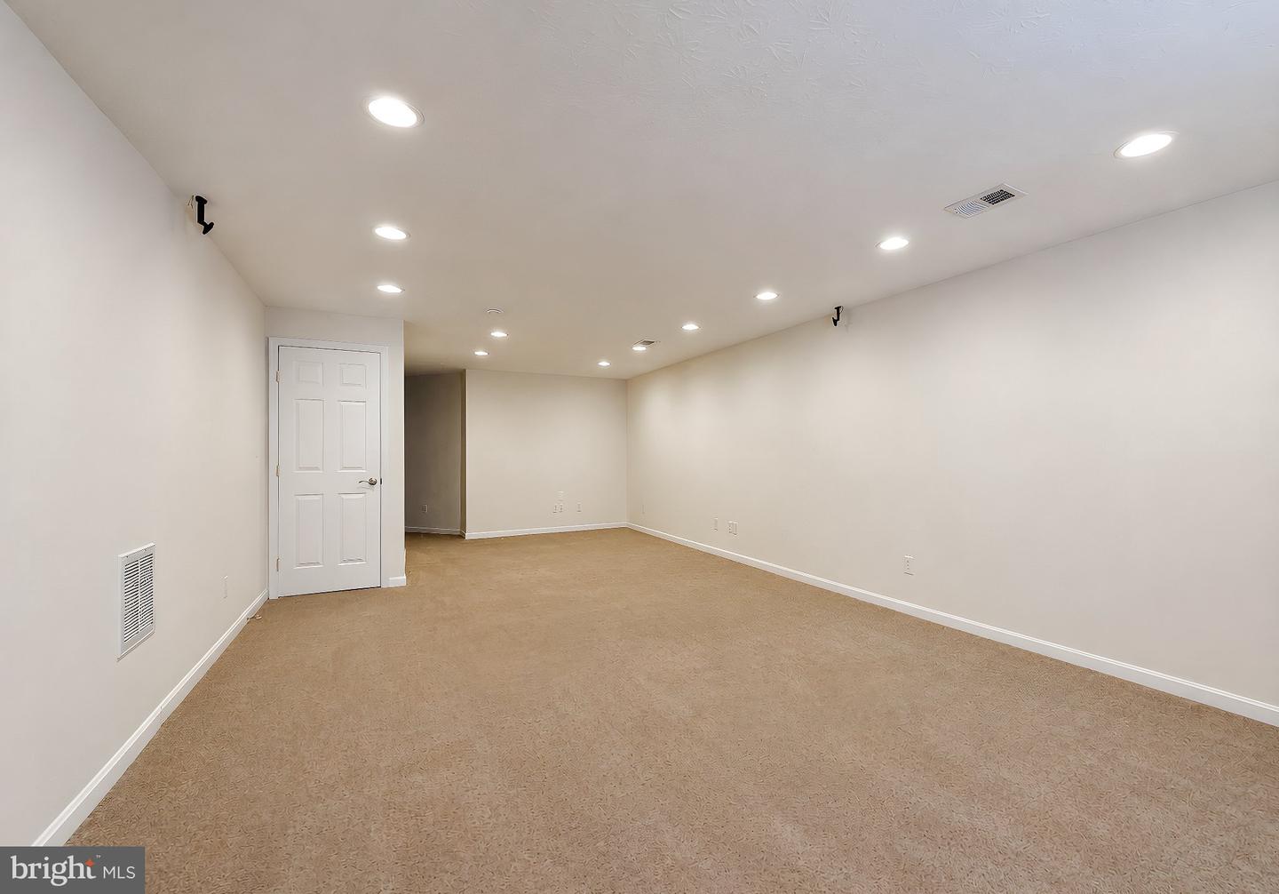 45525 Coosan Ct Property Photo 6