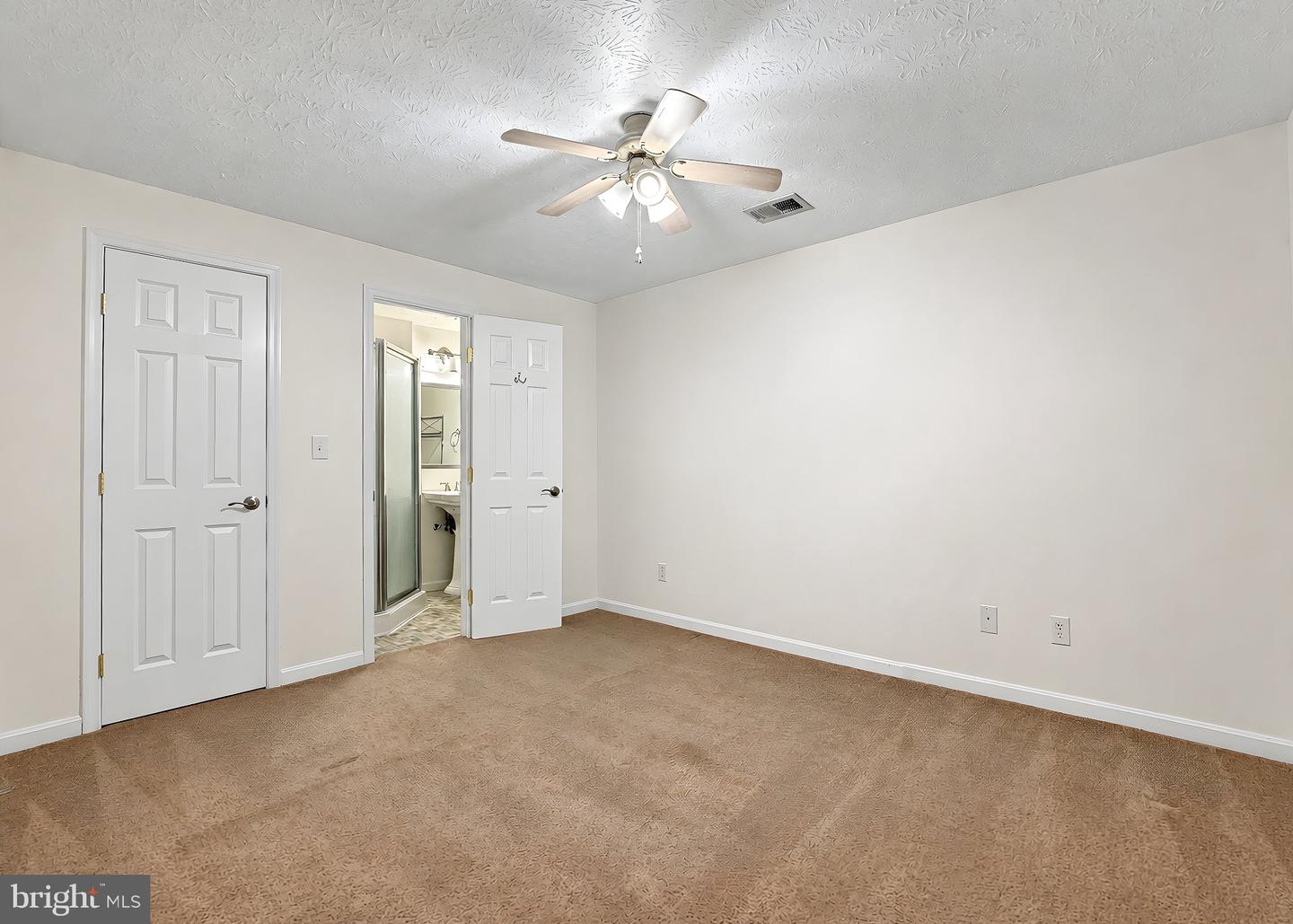 45525 Coosan Ct Property Photo 18