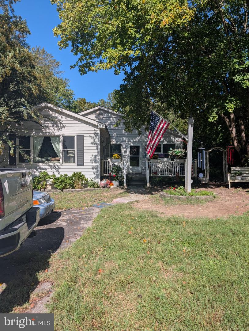 44372 Clarkes Landing Rd Property Photo 3