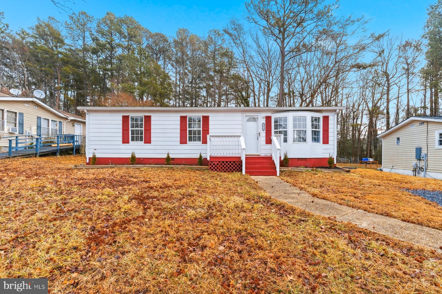 21514 FOREST RUN DR Property Photo 1