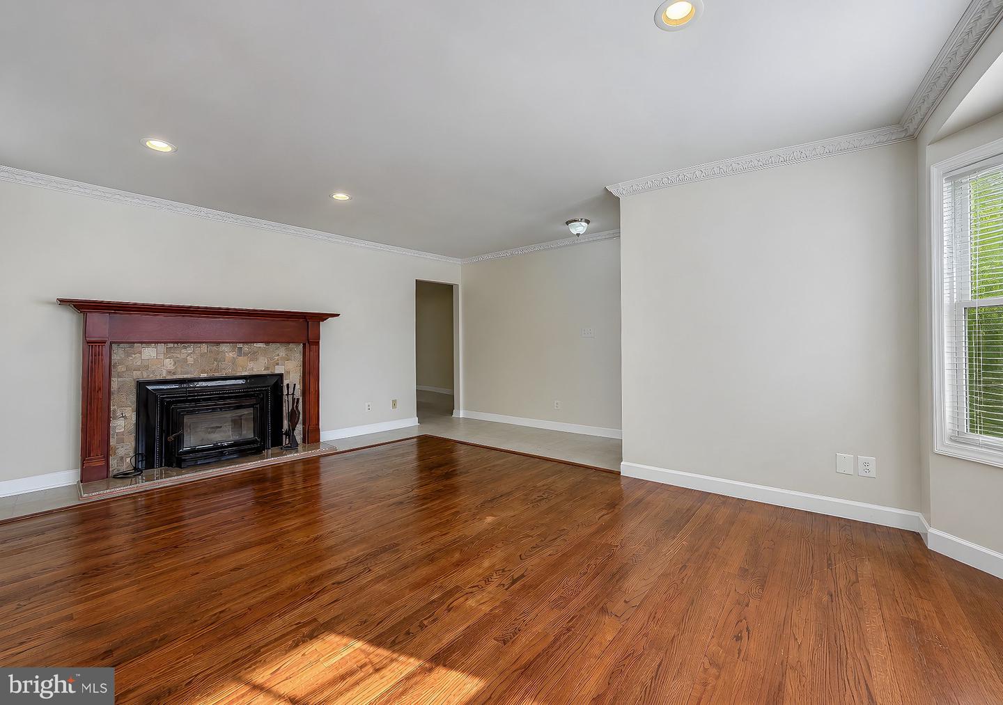 22712 Parkview Dr Property Photo 4