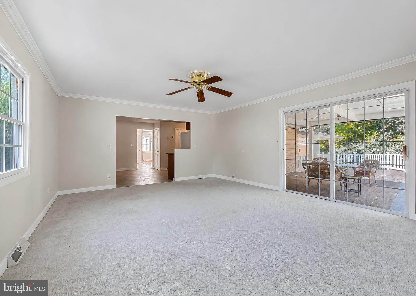 22712 Parkview Dr Property Photo 5