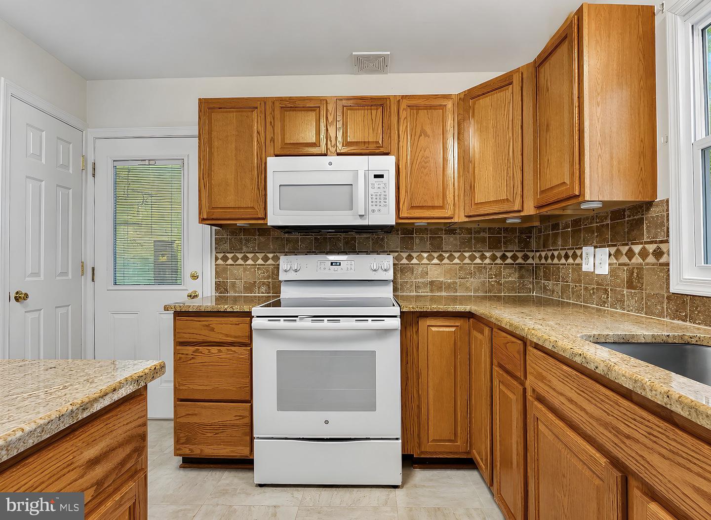 22712 Parkview Dr Property Photo 20